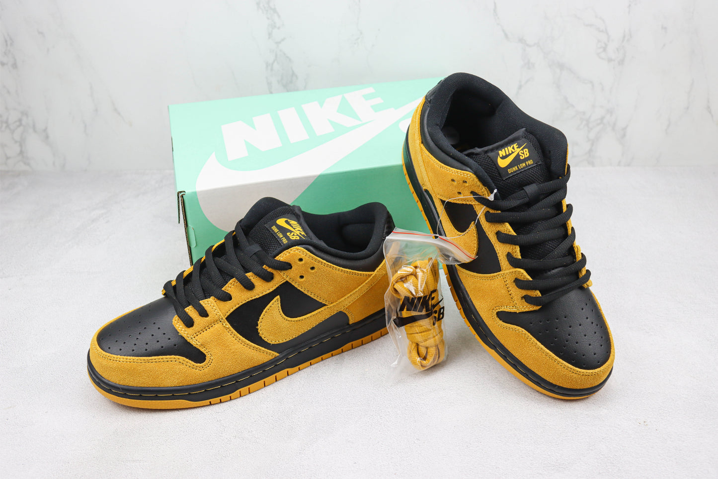 Nike SB Dunk Low Pro "Iowa"