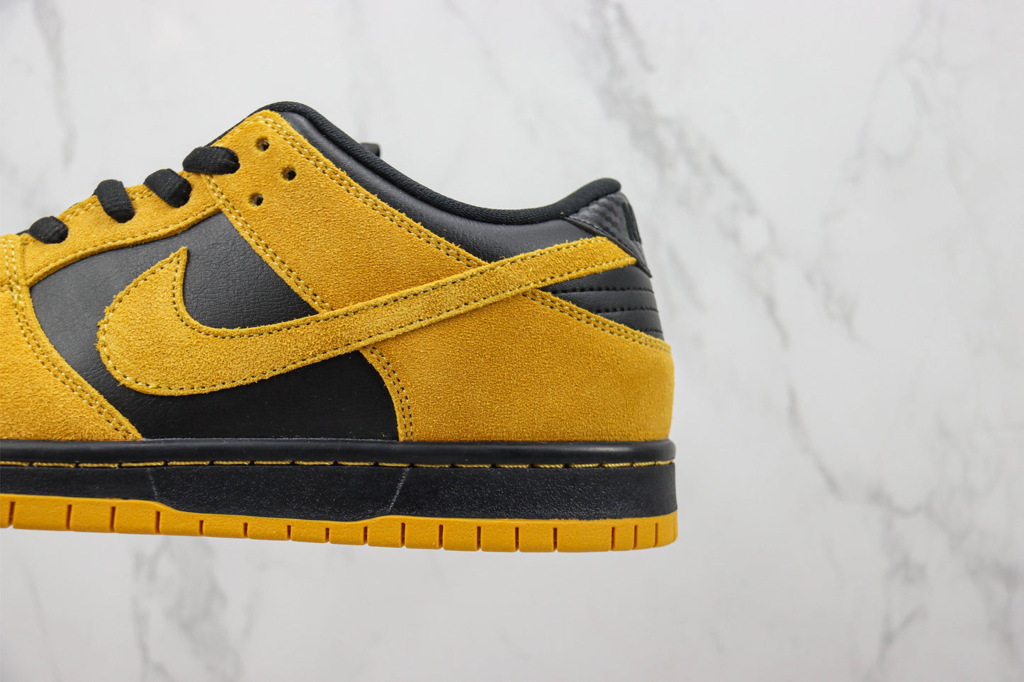 Nike SB Dunk Low Pro "Iowa"