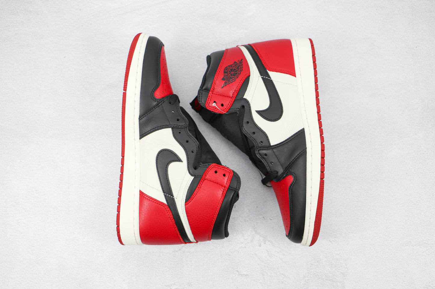 Jordan 1 Retro High OG 'Bred Toe'