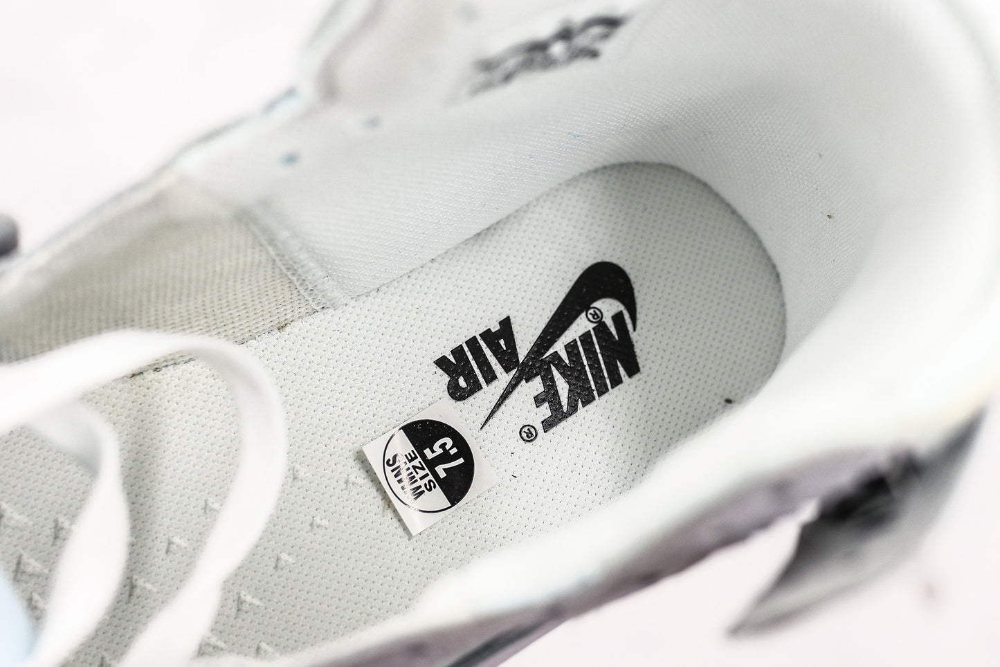 Off-White x Air Jordan 1 High White Europe Exclusive