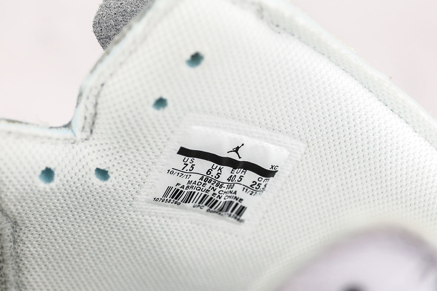 Off-White x Air Jordan 1 High White Europe Exclusive