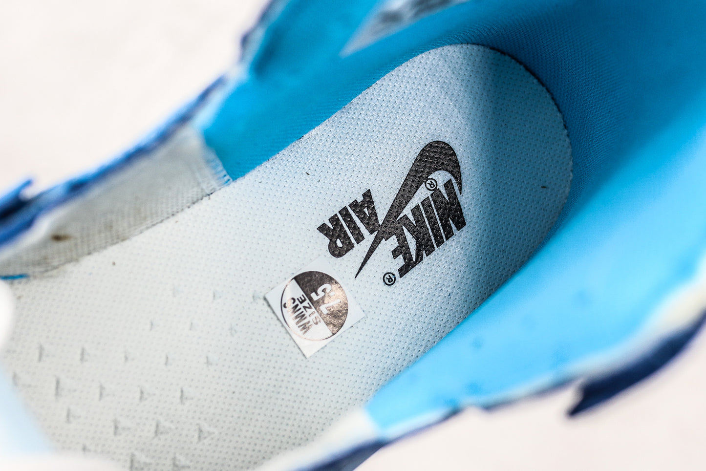 Off-White x Air Jordan 1 High UNC