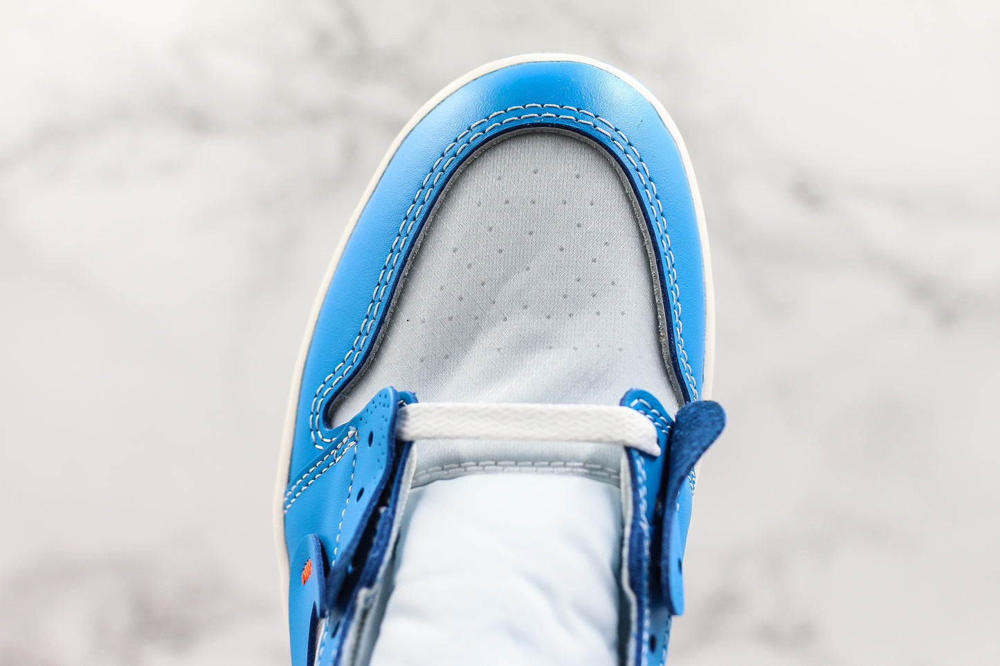 Off-White x Air Jordan 1 High UNC
