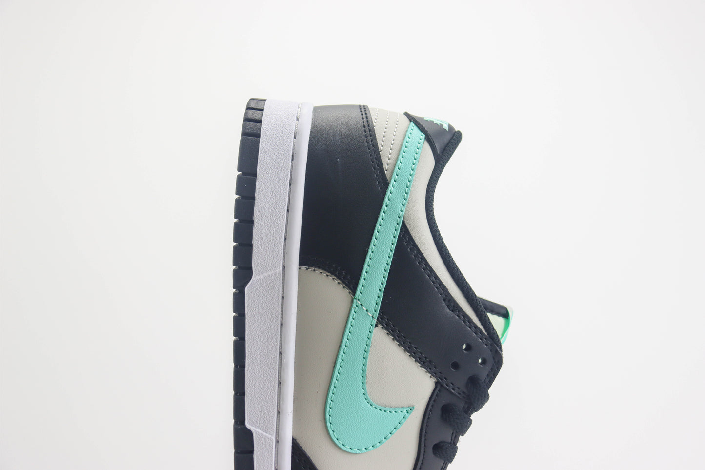 Nike Dunk Low "Tropical Twist"