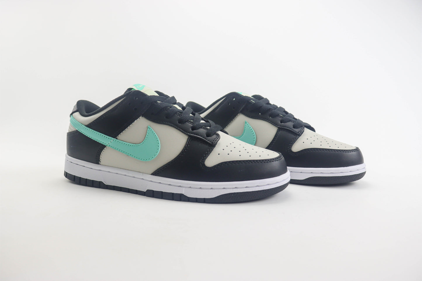 Nike Dunk Low "Tropical Twist"