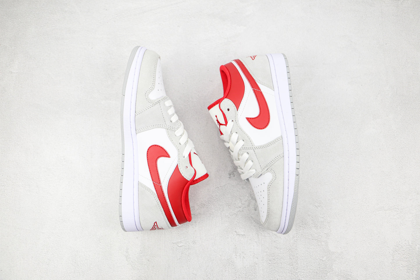 Jordan 1 Low SE 'Light Smoke Grey Gym Red'