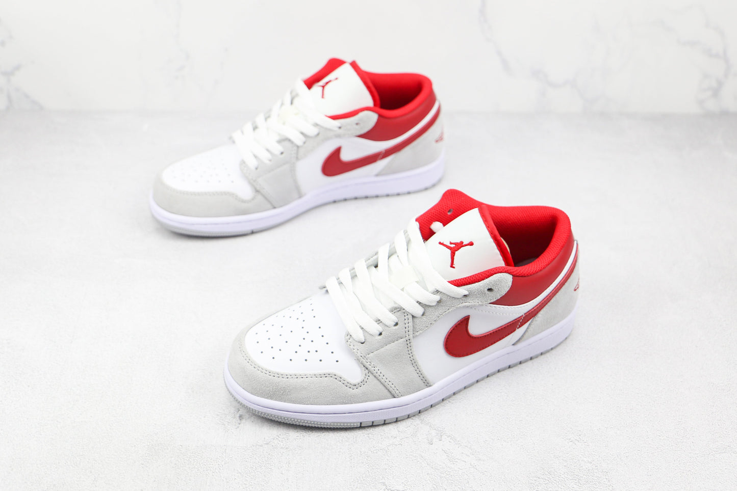 Jordan 1 Low SE 'Light Smoke Grey Gym Red'