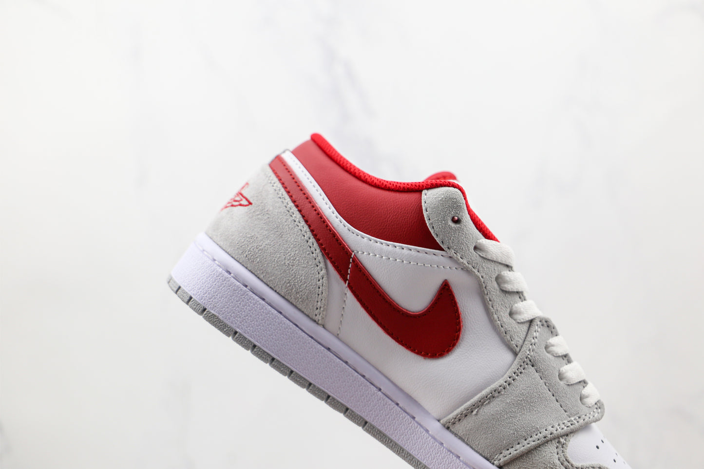 Jordan 1 Low SE 'Light Smoke Grey Gym Red'