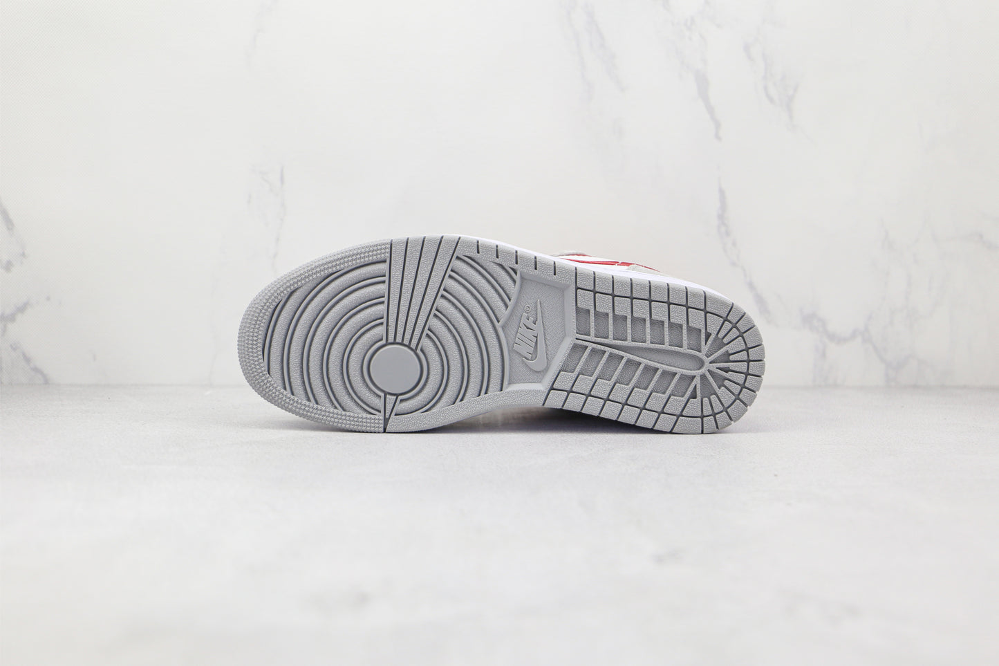 Jordan 1 Low SE 'Light Smoke Grey Gym Red'