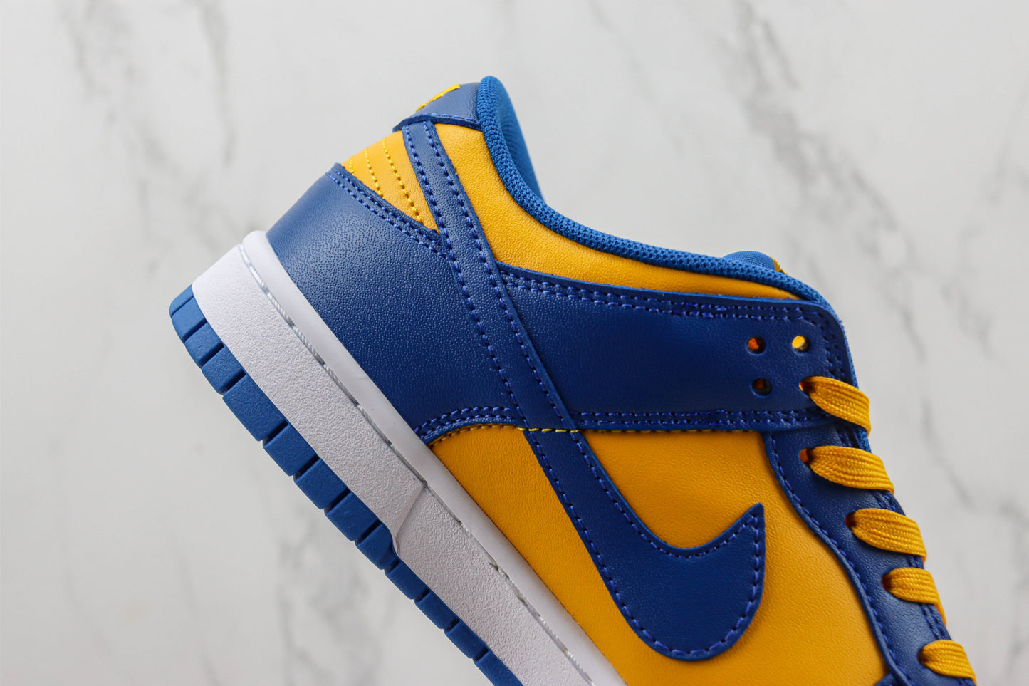 Nike Dunk Low Ucla