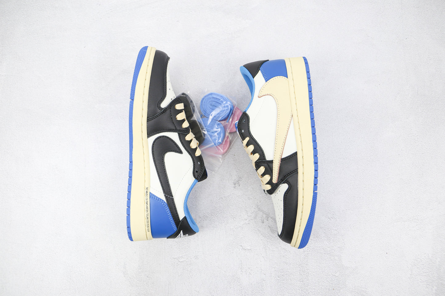 Jordan 1 Low Travis Scott x Fragment Royal Blue