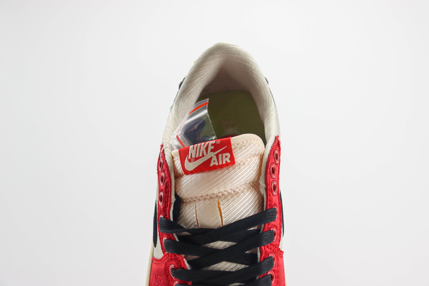 Jordan 1 Low OG x Trophy Room White