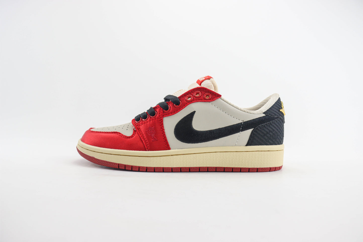 Jordan 1 Low OG x Trophy Room White