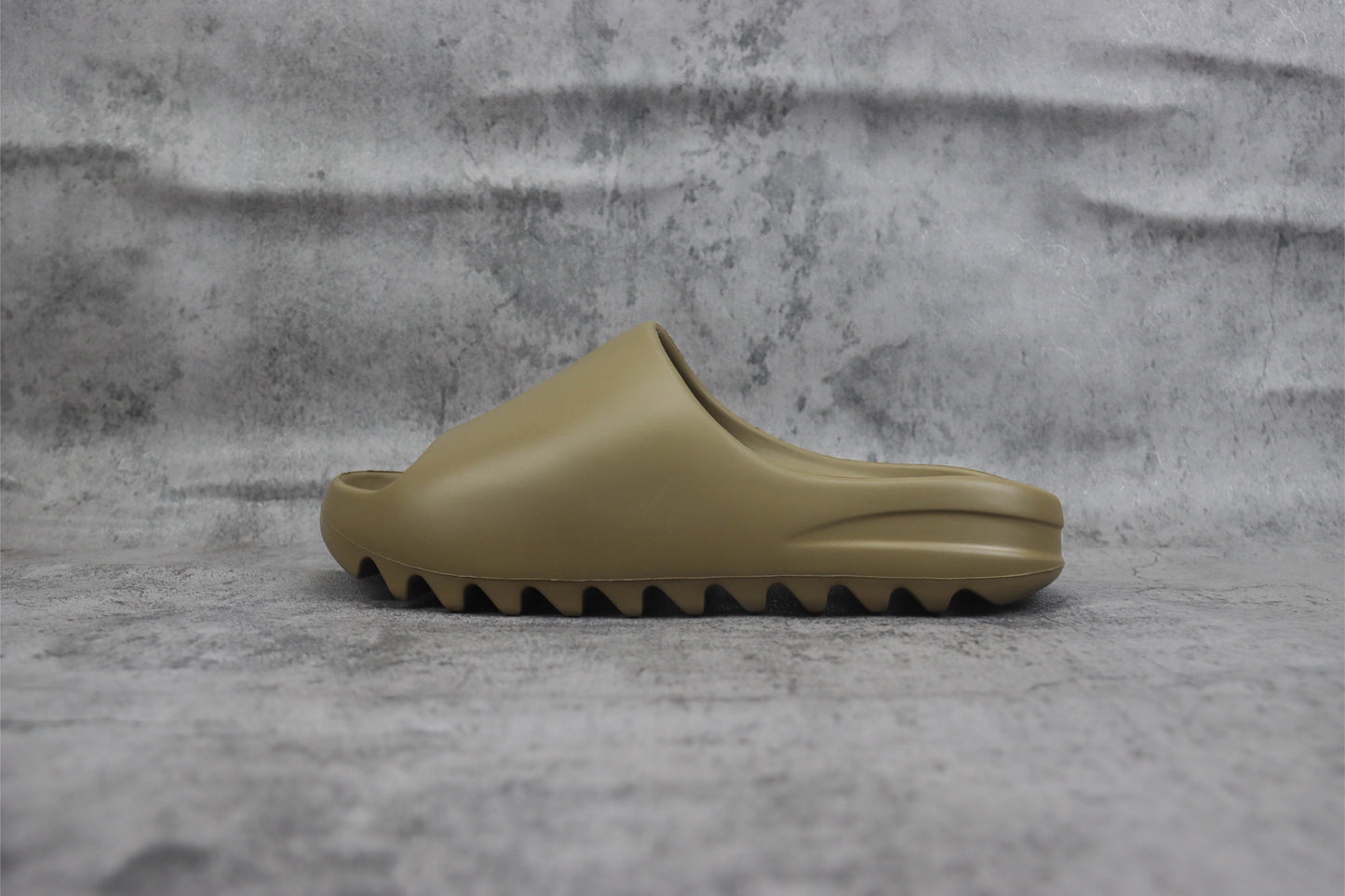 Yeezy Slide Brown