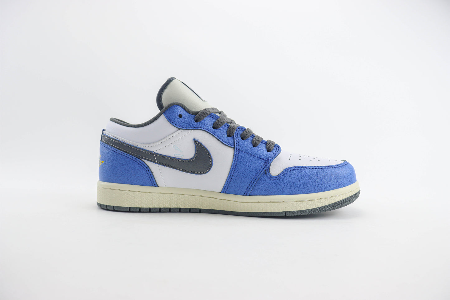 Jordan 1 Low SE Flight Vintage