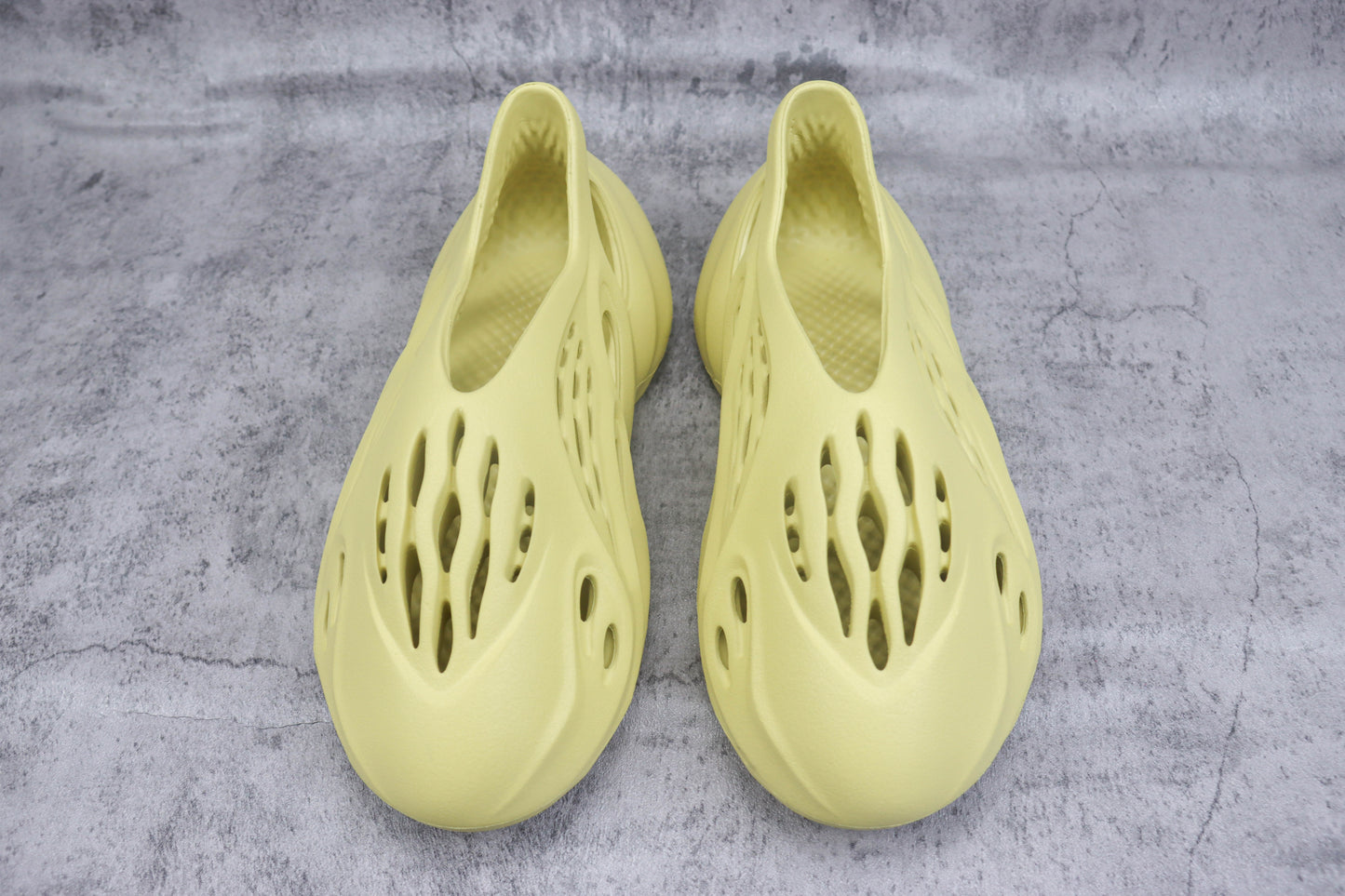 Yeezy Foam Runner Sulfur