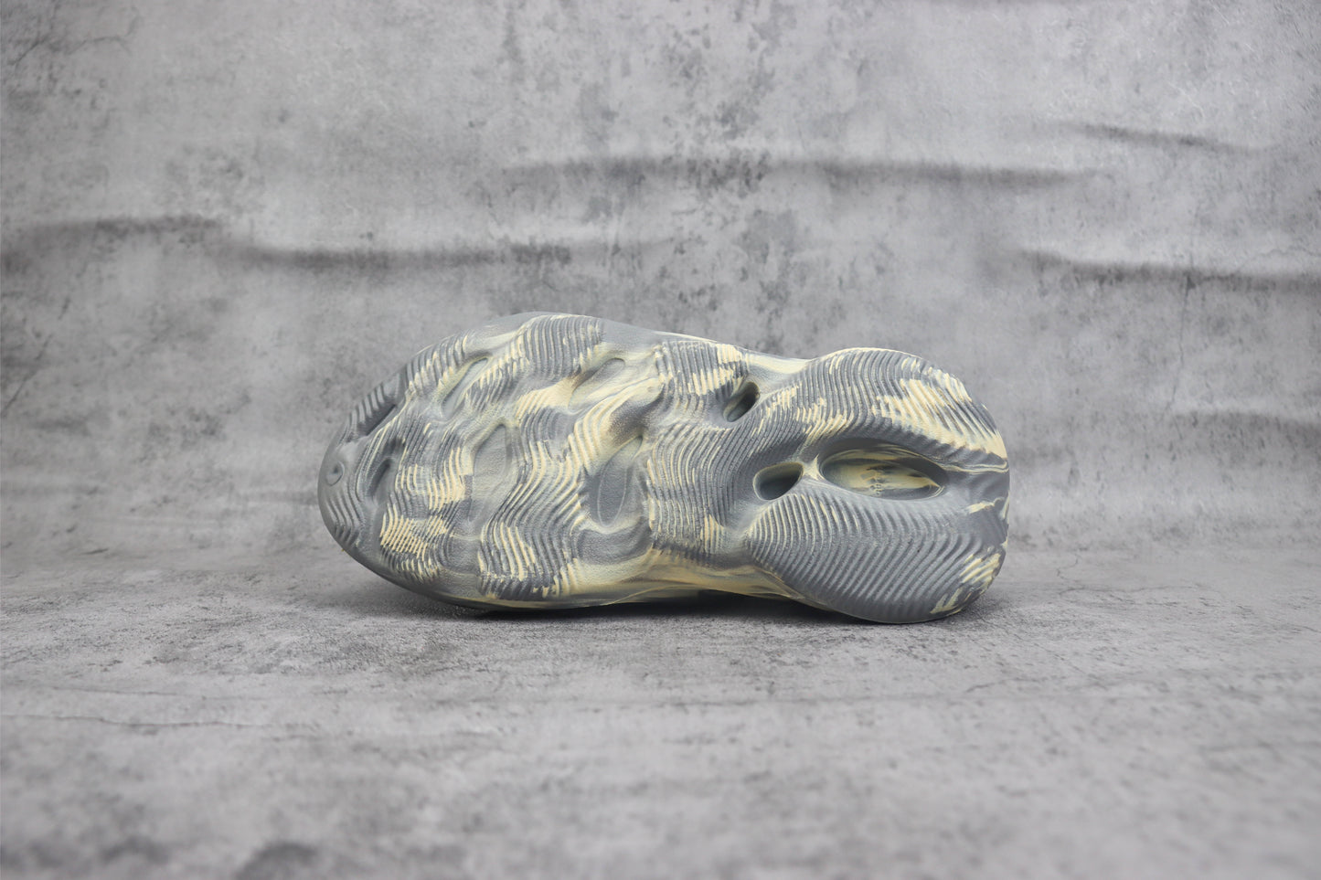 Yeezy Foam Runner MXT Moon Gray