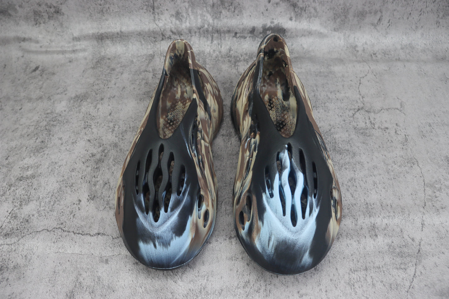 Yeezy Foam Runner MX Cinder
