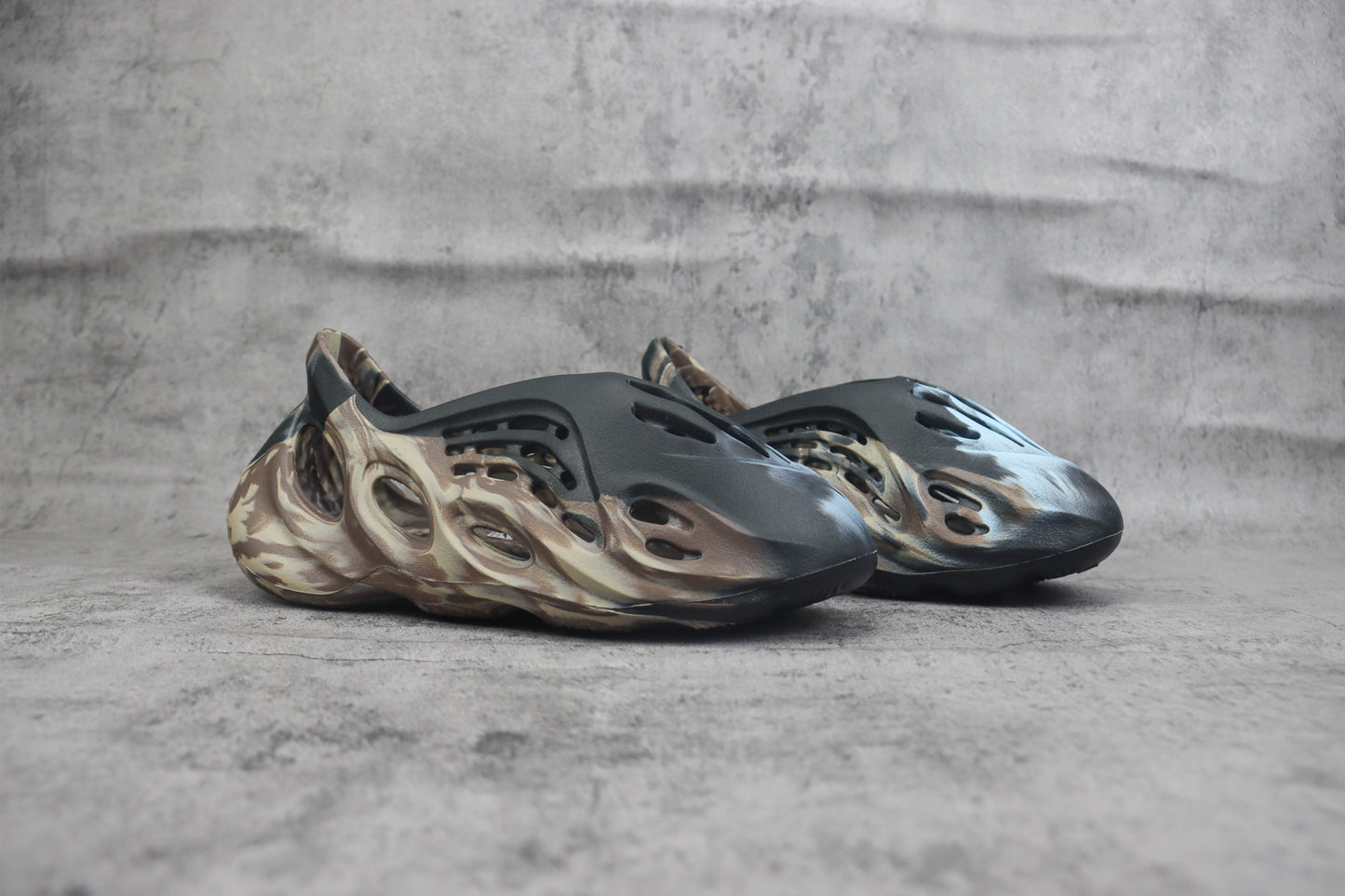 Yeezy Foam Runner MX Cinder