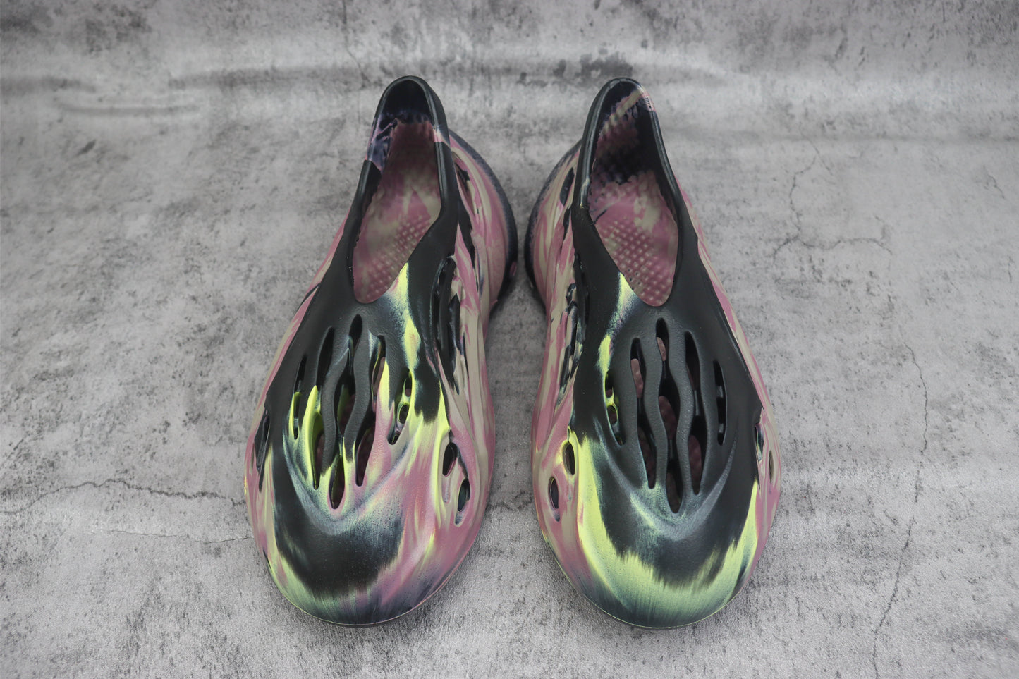 Yeezy Foam Runner MX Carbon