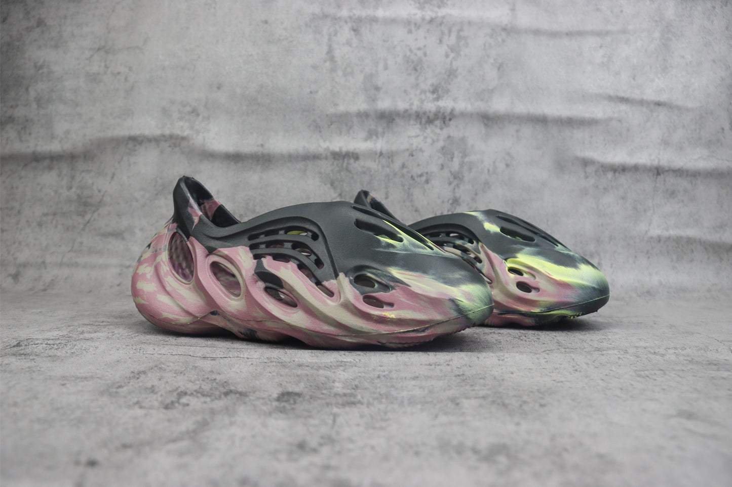 Yeezy Foam Runner MX Carbon