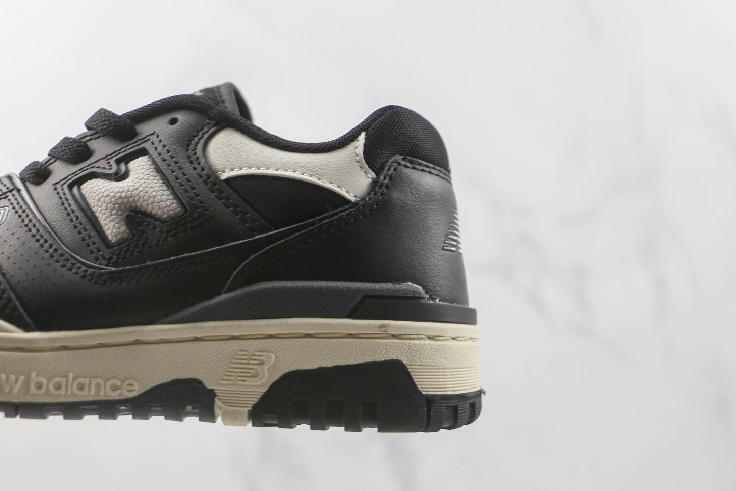 NB 550 Preto e Branco V39