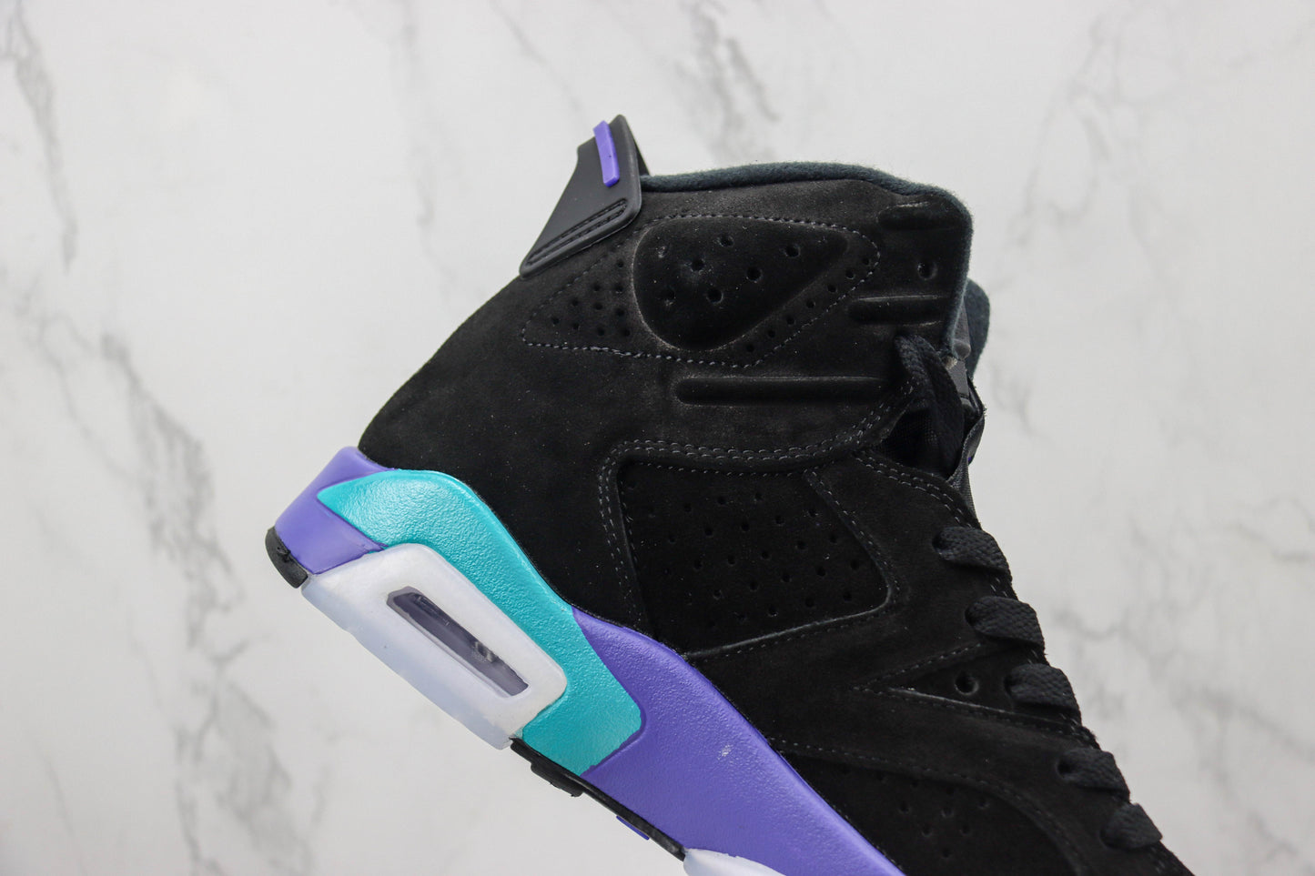 Air Jordan 6 Retro Preto e Roxo