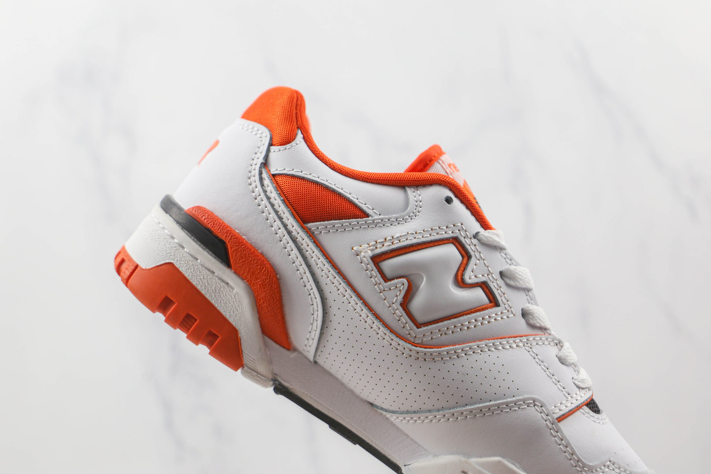 NB 550 Branco e Laranja