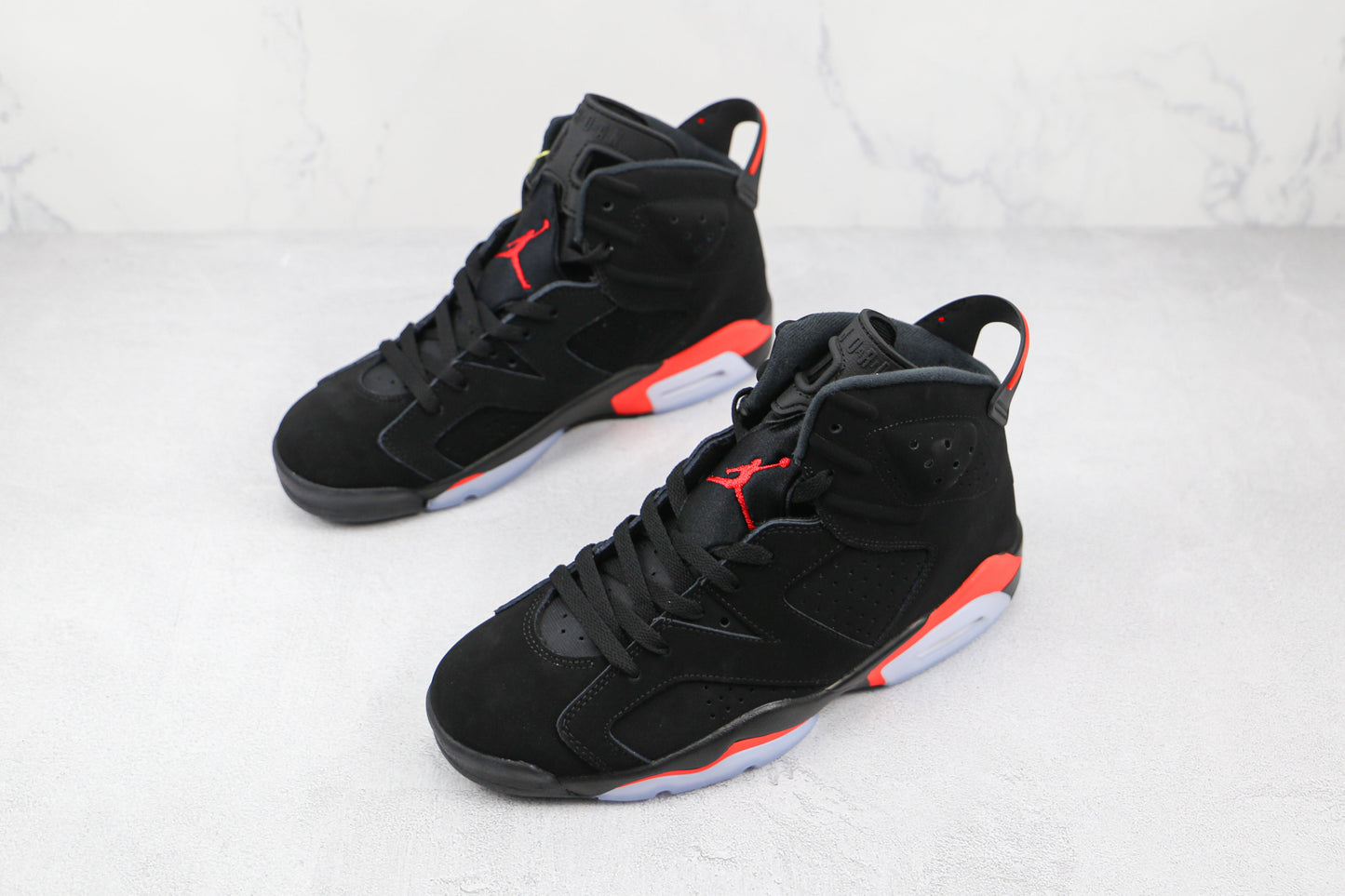 Air Jordan 6 Preto e Branco