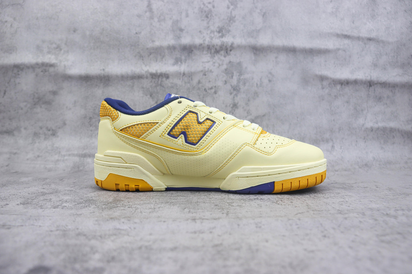 NB 550 Bege e Azul