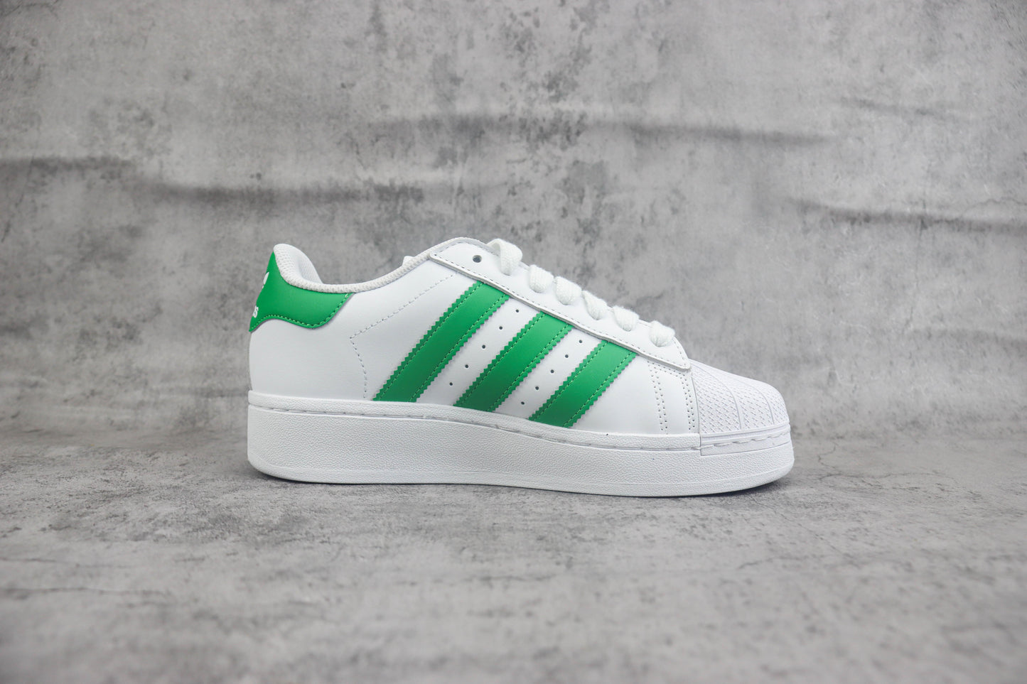 adidas originals Superstar XLG Verde