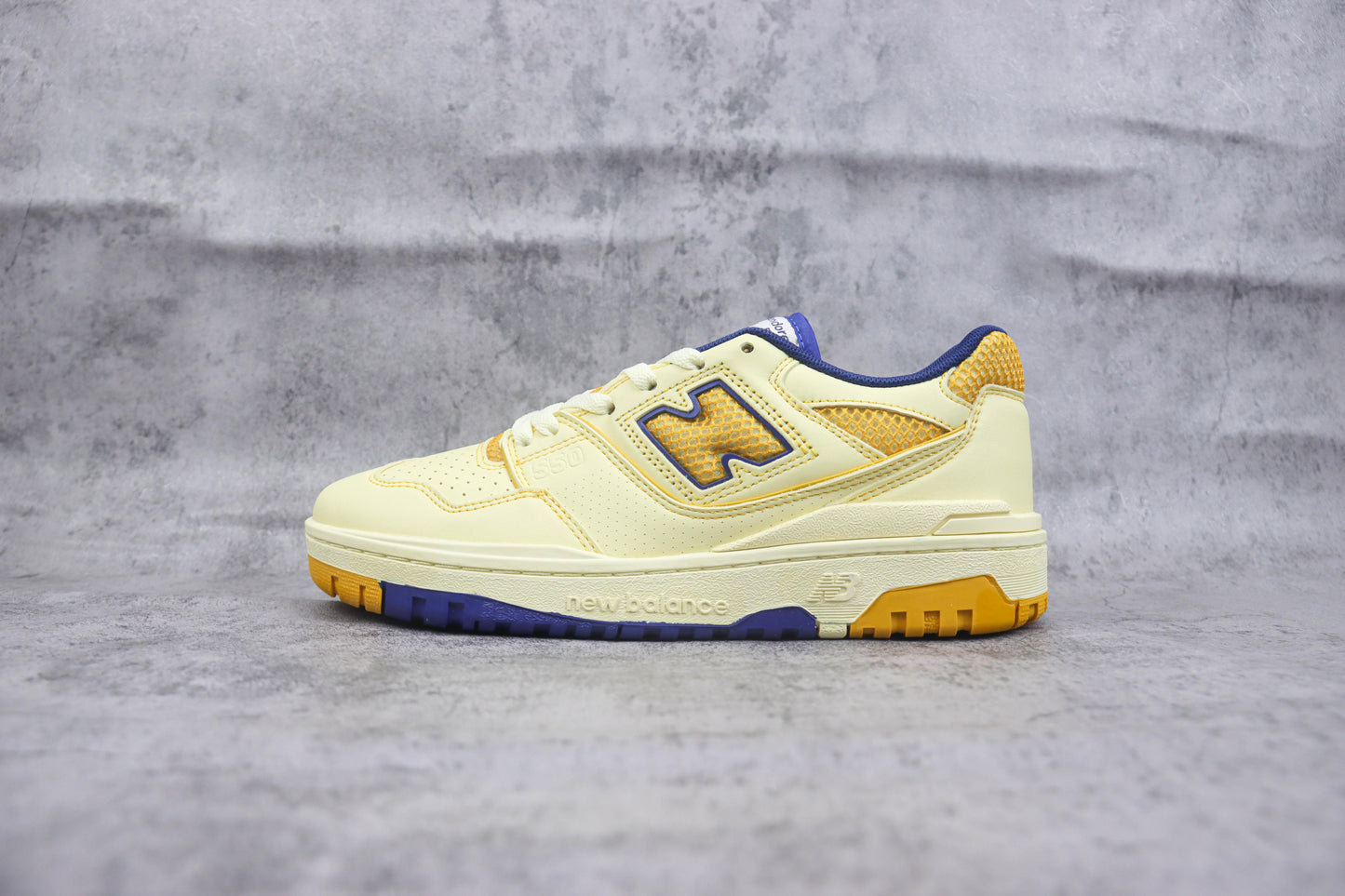 NB 550 Bege e Azul