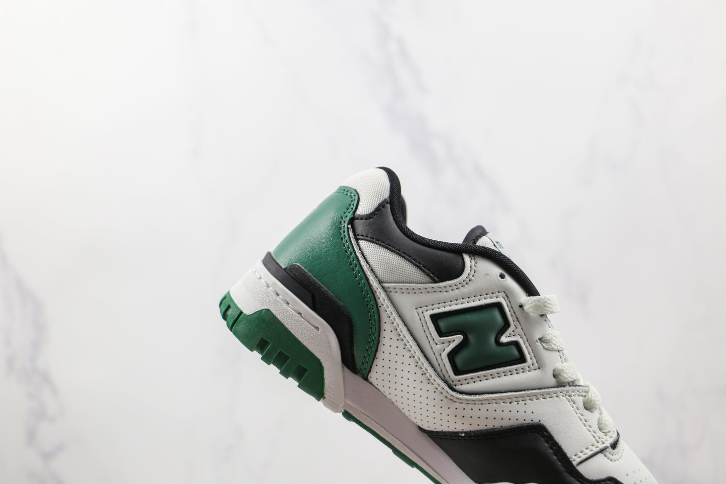 NB 550 Preto e Branco V38
