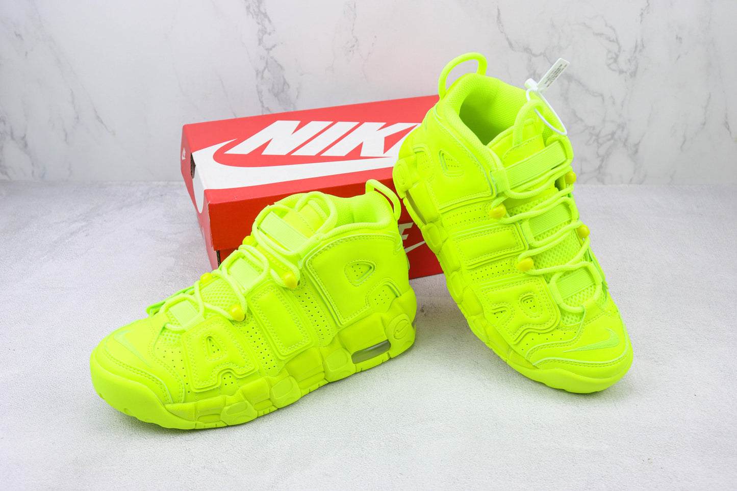 NK Air More Uptempo Verde