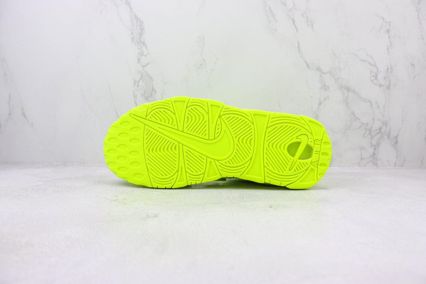 NK Air More Uptempo Verde