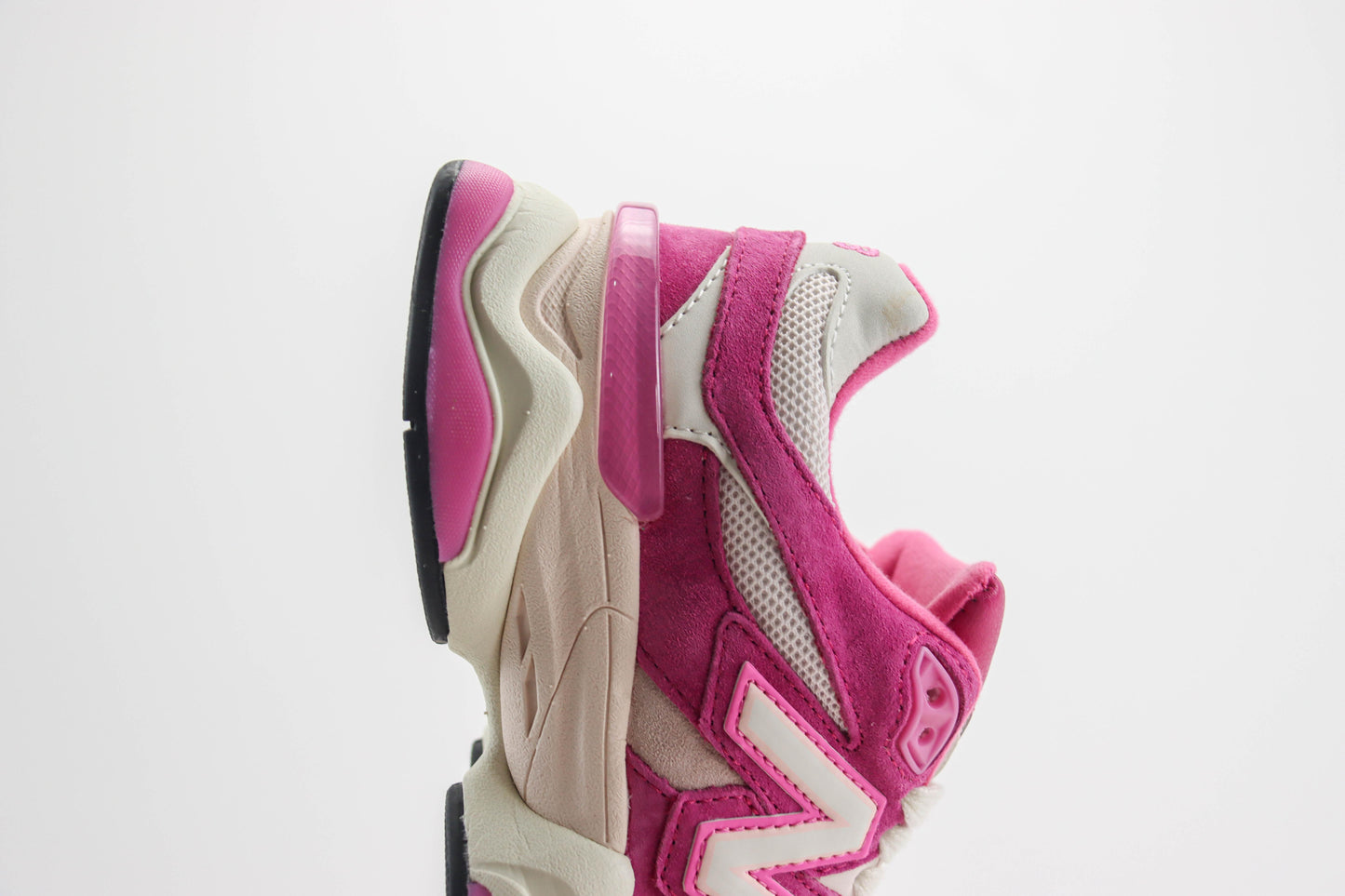 New Balance NB9060 Branco e Rosa