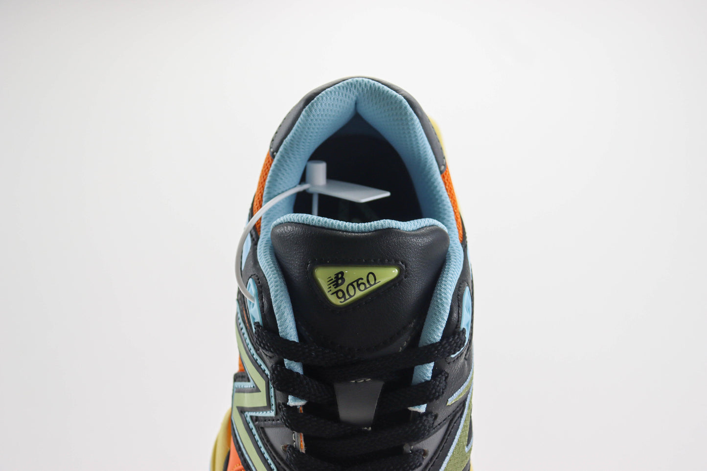 New Balance NB9060 B90 V113