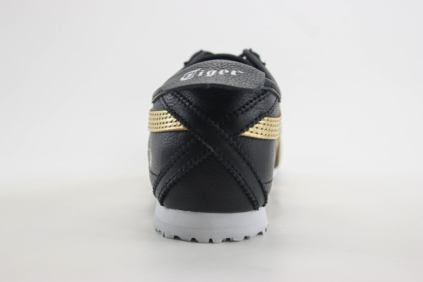 Asics Mexico 66 Preto e Dourado