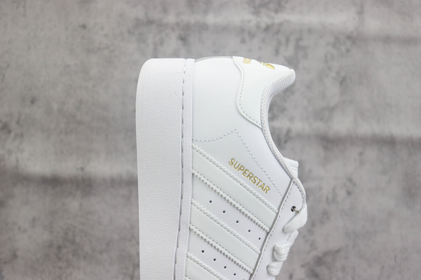 adidas originals Superstar XLG Branco