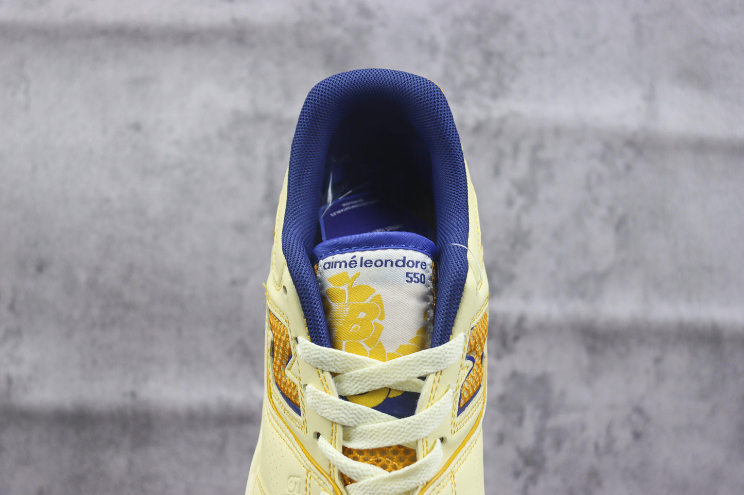 NB 550 Bege e Azul