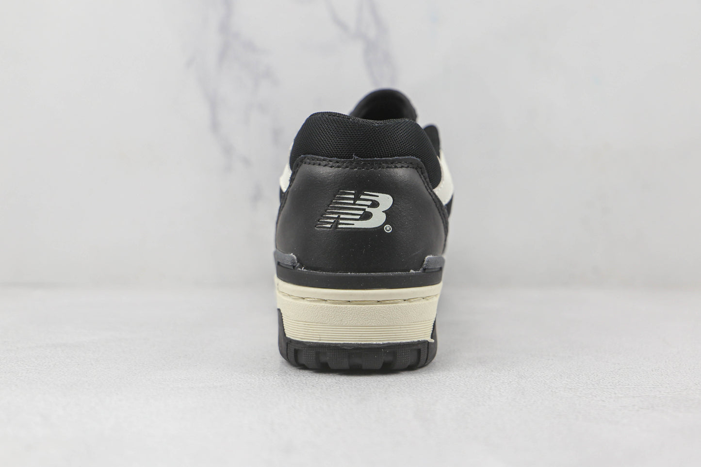 NB 550 Preto e Branco V39
