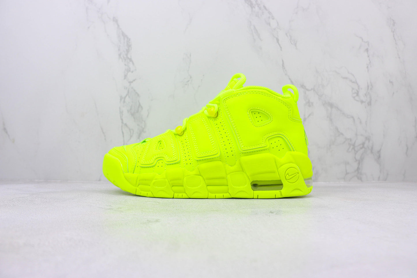 NK Air More Uptempo Verde