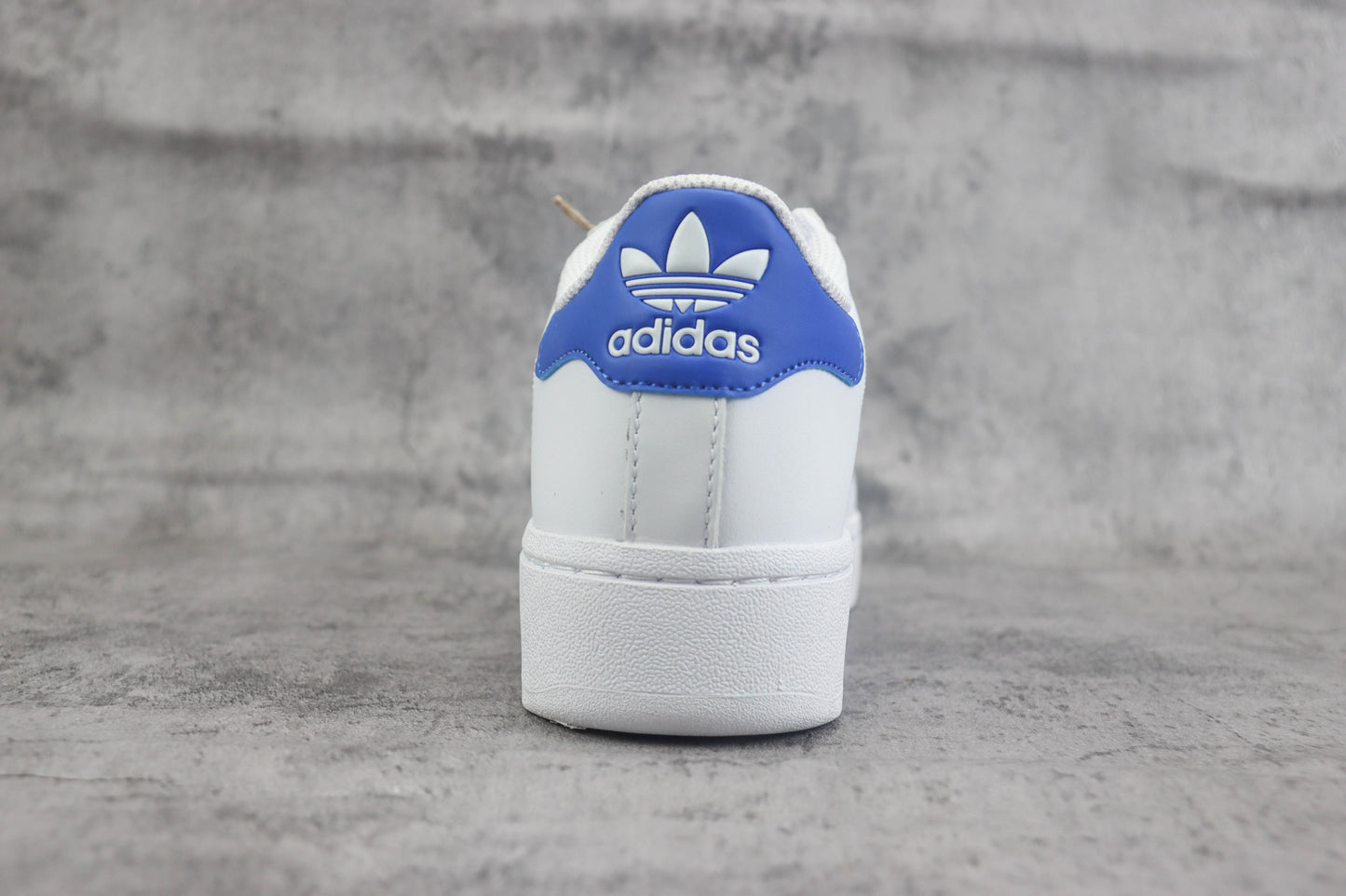 adidas originals Superstar XLG Azul