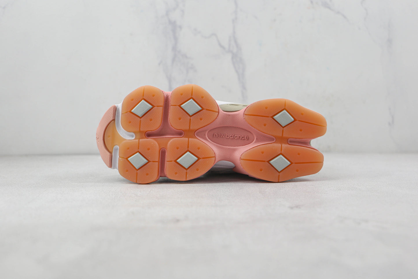 New Balance 9060 Laranja e Cinza