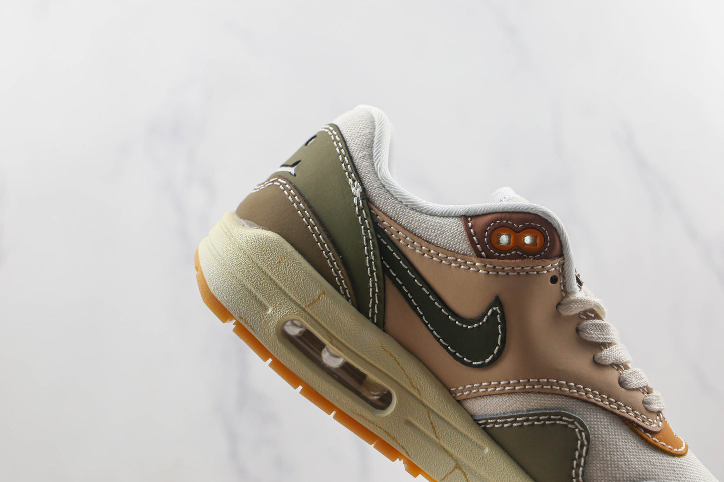 NIKE AIR MAX 1 Concepts Marrom