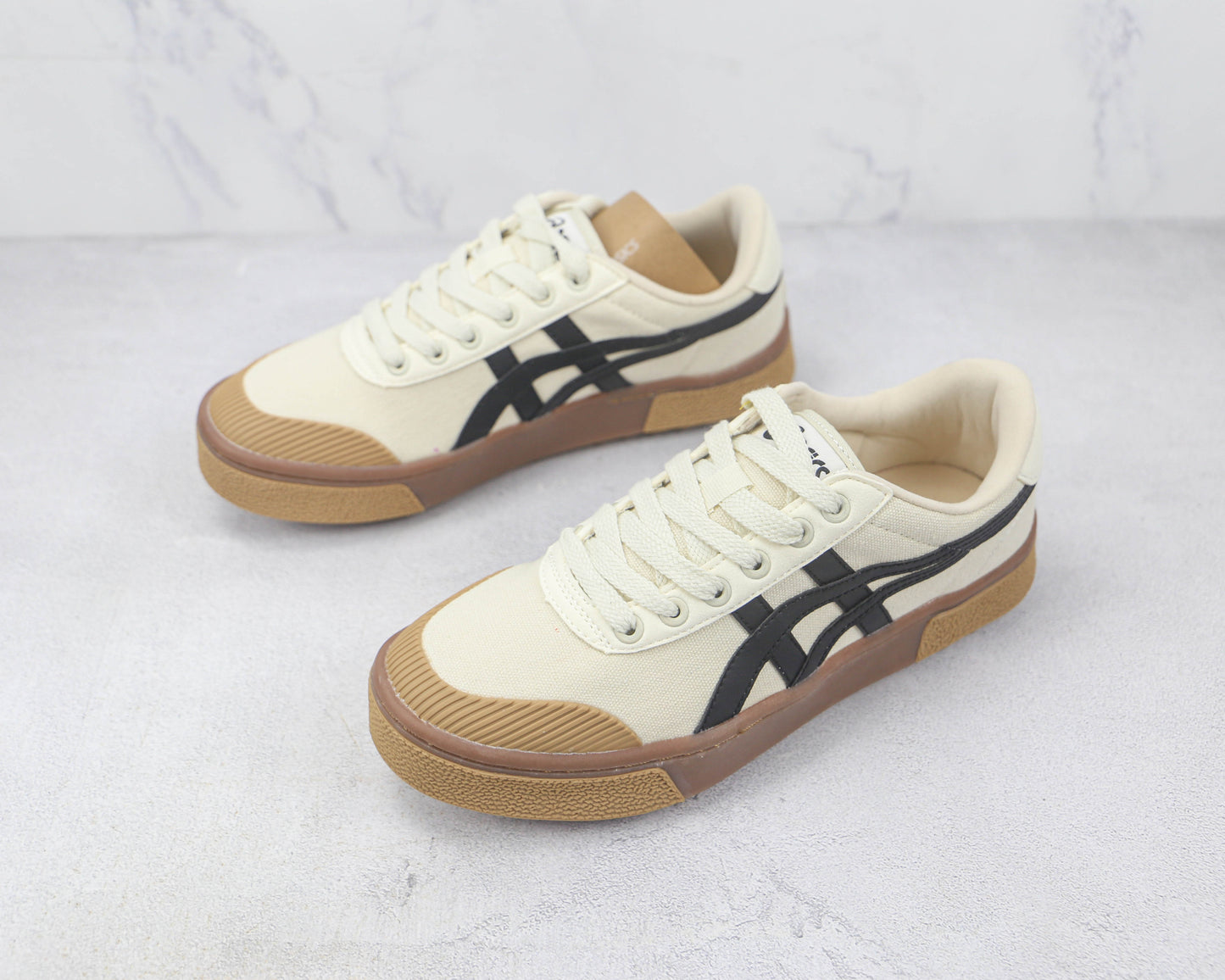 Asics Court Trail B10