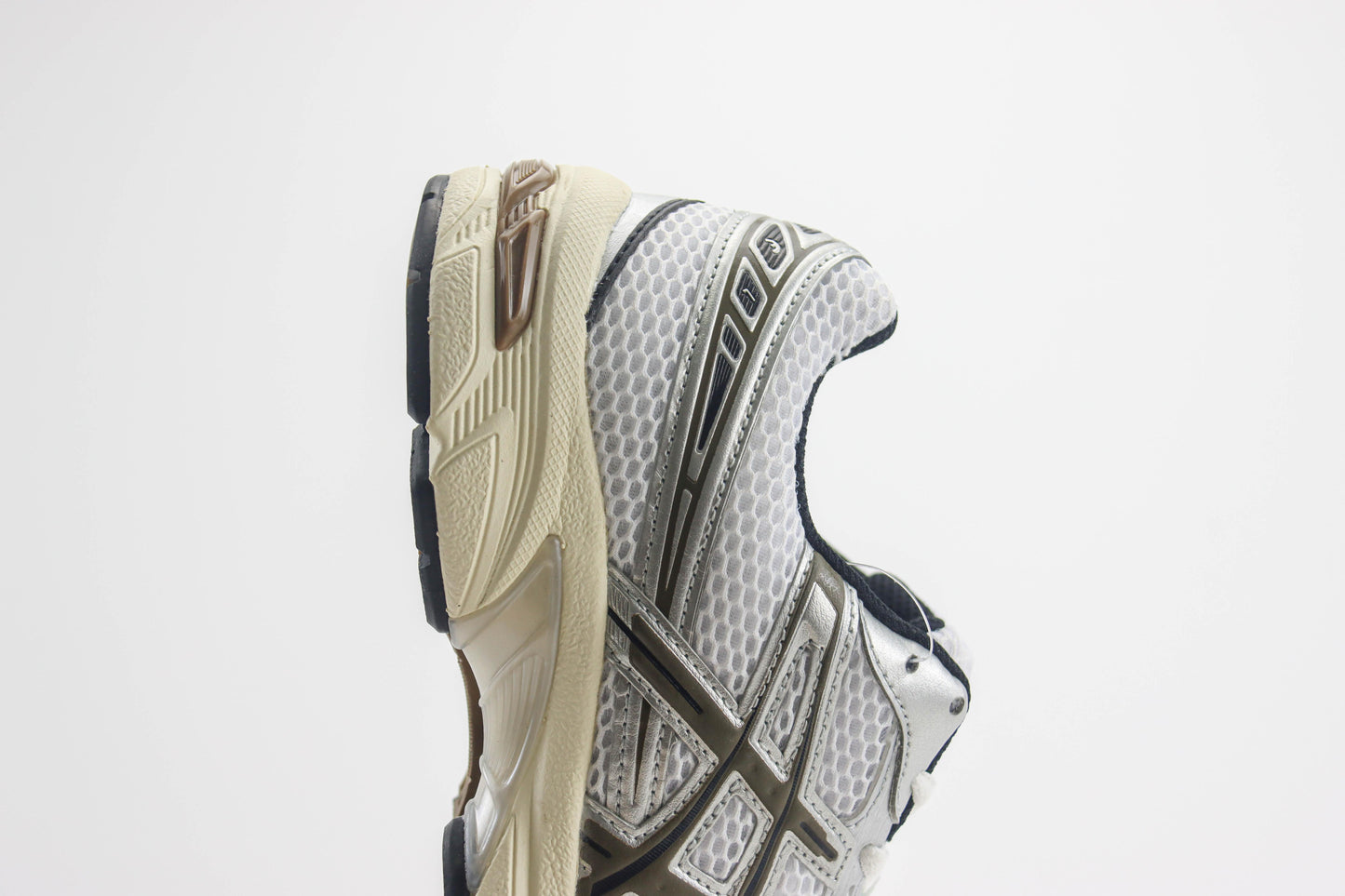 Asics Gel-1130 Branco e Marrom