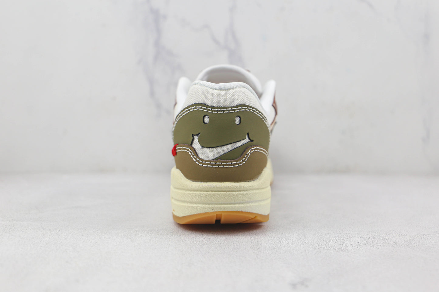 NIKE AIR MAX 1 Concepts Marrom