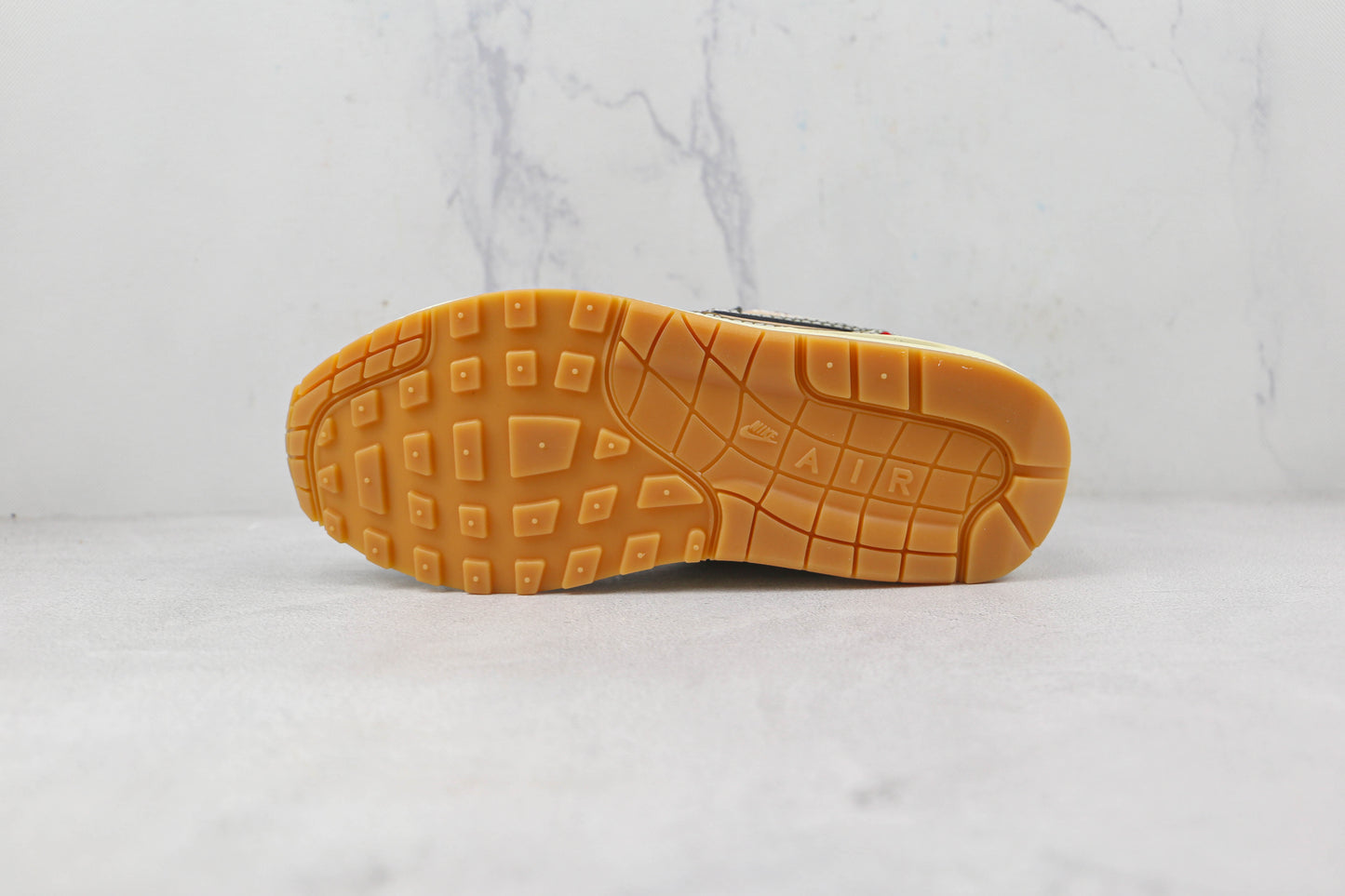 NIKE AIR MAX 1 Concepts Marrom