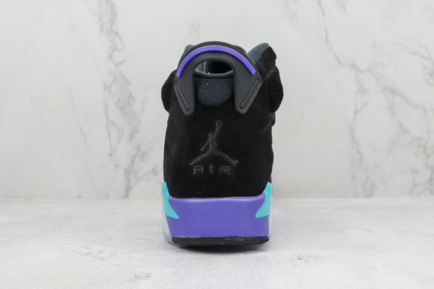 Air Jordan 6 Retro Preto e Roxo